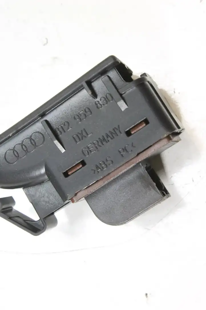 Audi A5 8T 8F (2007 - 2011) 8T2959830 Кнопка закрытия багажника — фото 4
