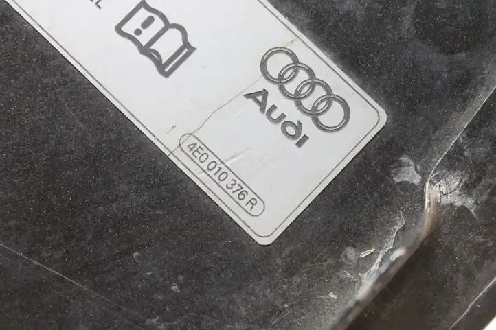 Audi A4 S4 B7 8E 8H (2004 - 2009) 4E0010376R Отделка лючка топливного бака — фото 5