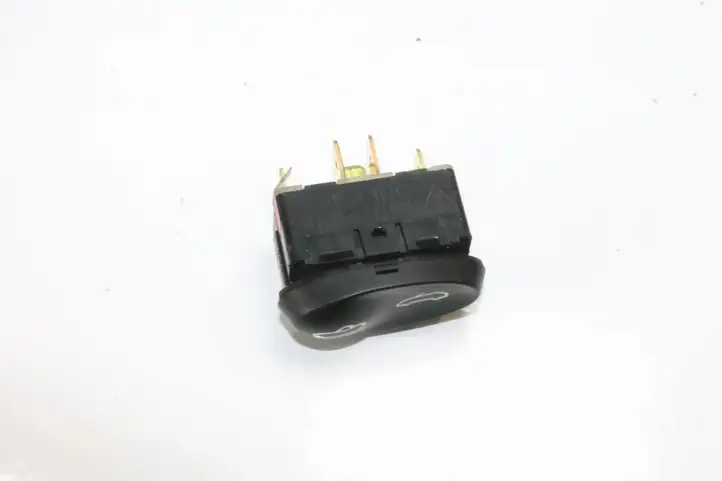 Porsche Boxster 986 (1996 - 2004) 99661313710 Кнопка фаркопа в багажнике — фото 2