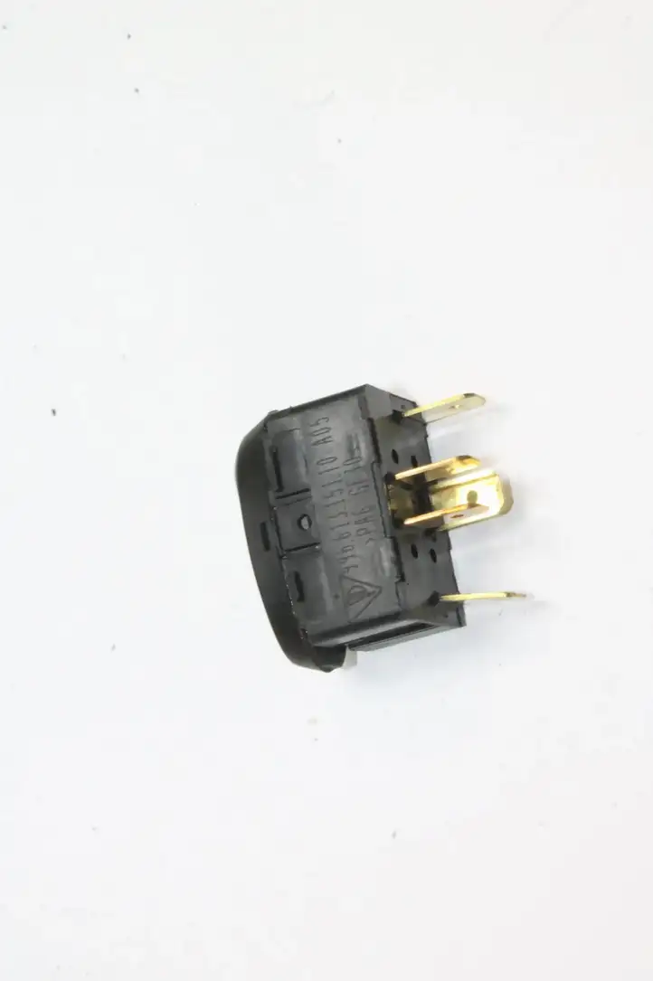 Porsche Boxster 986 (1996 - 2004) 99661315110 Кнопка фаркопа в багажнике — фото 2