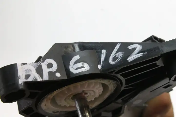Mercedes-Benz A W176 (2012 - 2018) Стеклоподъемник задней двери — фото 3