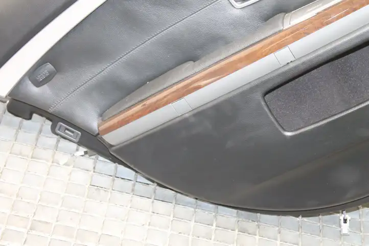 BMW 7 E65 E66 (2001 - 2008) Обшивка задней двери — фото 6