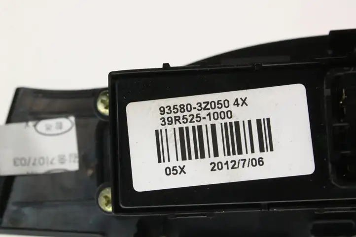 Hyundai i40 (2011 - ) 935803Z050 Кнопка фаркопа в багажнике — фото 5