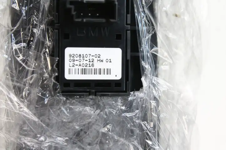 BMW 3 F30 F35 F31 (2012 - 2018) 9208107 Кнопка фаркопа в багажнике — фото 3