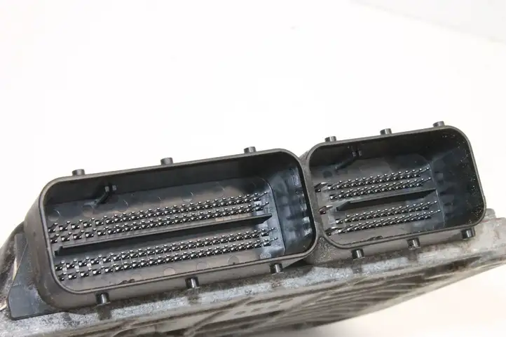 Mitsubishi Outlander (2012 - 2014)  2757001723 Блок управления двигателя