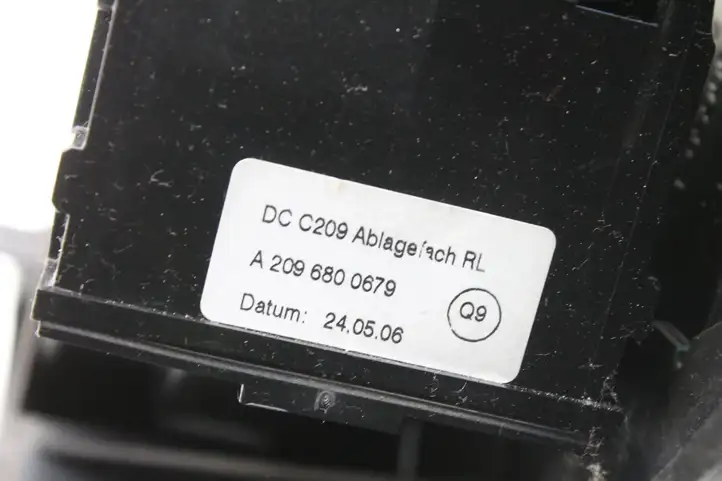 Mercedes-Benz CLK A209,C209 (2002 - 2009) A2096800679 Вещевой ящик — фото 6