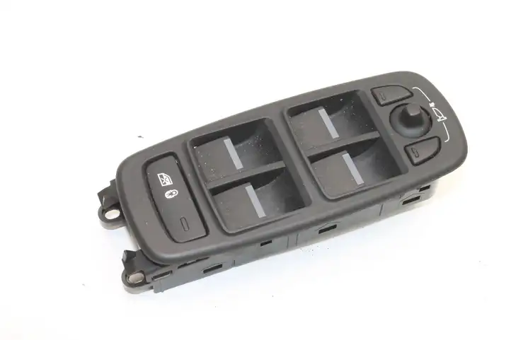 Jaguar XE (2014 - 2019) SPA028JT00F Кнопка фаркопа в багажнике — фото 1