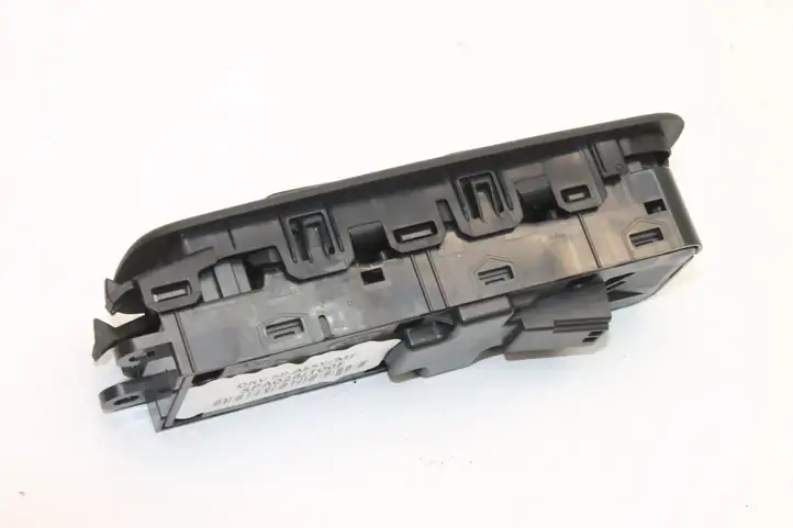 Jaguar XE (2014 - 2019) SPA028JT00F Кнопка фаркопа в багажнике — фото 3