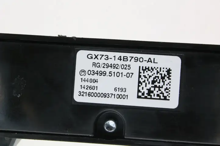 Jaguar XE (2014 - 2019) GX7314B790AL Кнопка фаркопа в багажнике — фото 5