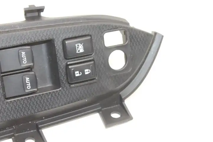 Subaru BRZ (2012 - 2016) 83071CA023 Кнопка фаркопа в багажнике — фото 3