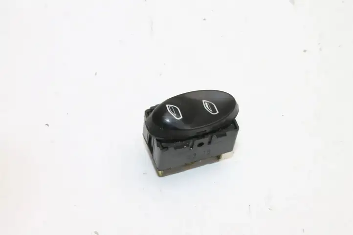 Porsche Boxster 986 (1996 - 2004) 99661315110 Кнопка фаркопа в багажнике — фото 1