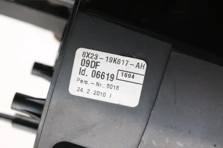 Jaguar XF X250 (2007 - 2015) 8X2319K617AH Воздушная решетка панели — фото 4