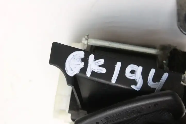 Volkswagen Tiguan (2007 - 2011) 5N0857805 Задний ремень безопасности — фото 4