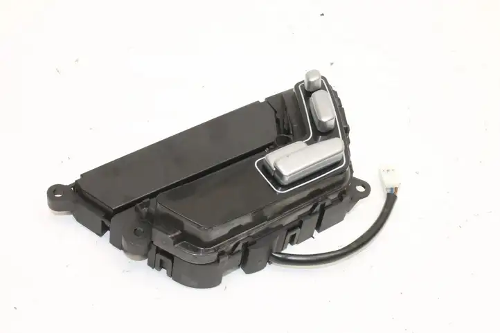 Mercedes-Benz S W221 (2005 - 2013) A2218708158 Кнопка фаркопа в багажнике — фото 1