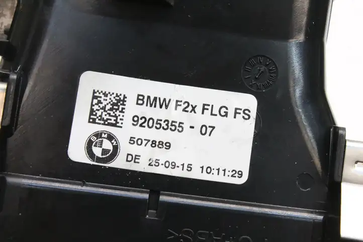 BMW 1 F20 F21 (2011 - 2019) 9205355 Воздушная решетка панели — фото 4