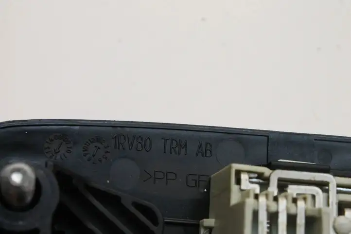 Chrysler 300 - 300C (2005 - 2011) 1RV80TRMAB Потолочная ручка задняя — фото 5