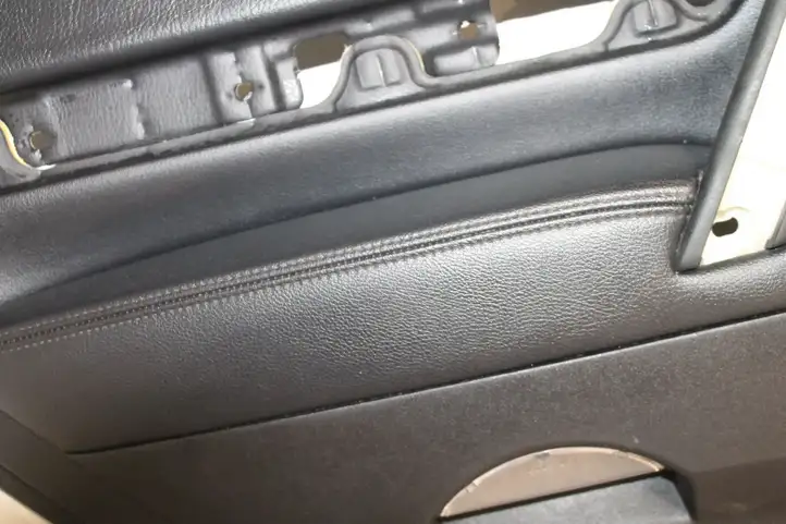 Mitsubishi Pajero (2006 - 2011) Обшивка задней двери — фото 2