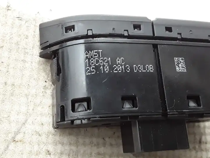 Ford Kuga II (2013 - 2019) AM5T18C621AC Кнопка обогрева стекла — фото 2