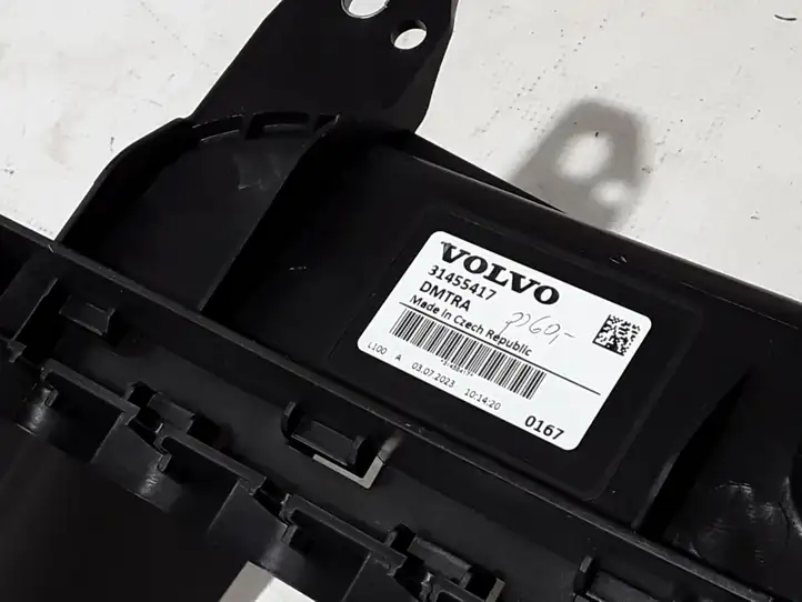 Volvo XC40 (2017 - ) 31455417 Дефлектор воздуха — фото 3