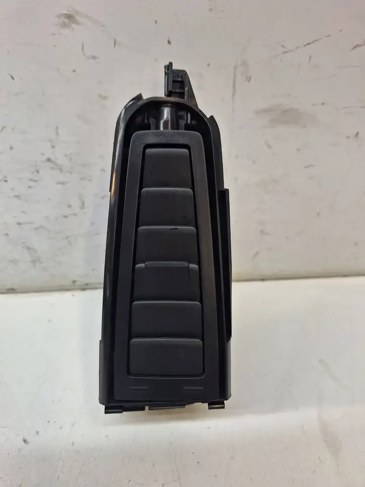 Citroen C4 I Picasso (2006 - 2013) 9657691477 Боковой воздушный дефлектор — фото 1