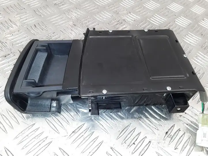 Hyundai Sonata (2003 - 2007) 845503K000 Передняя пепельница — фото 8