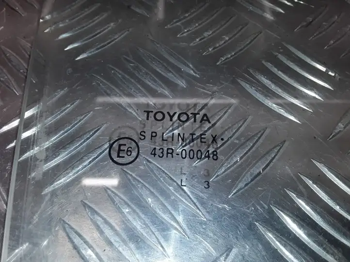 Toyota Yaris (1999 - 2003) 43R00048 Стекло задней двери — фото 3