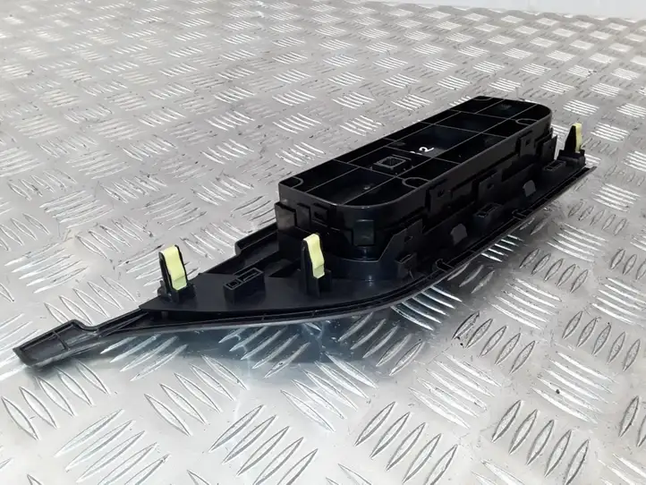 Toyota Auris E180 (2012 - 2018) 5590002380 Кнопка кондиционера — фото 4