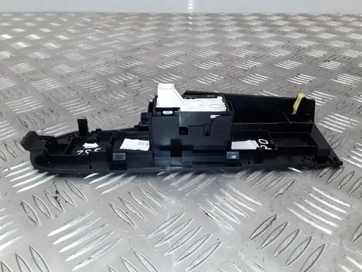 Toyota Auris E180 (2012 - 2018) 7423102D50 Блок кнопок стеклоподъемников — фото 2