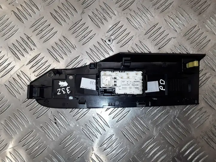 Toyota Auris E180 (2012 - 2018) 7423102D50 Блок кнопок стеклоподъемников — фото 3