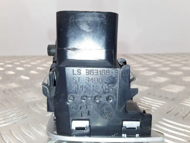 Lancia Ypsilon (2006 - 2011) 363166 Боковой воздушный дефлектор — фото 8