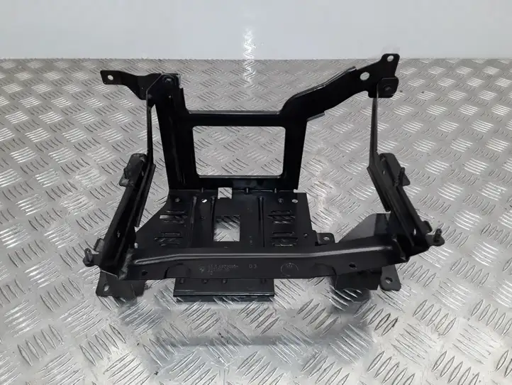 BMW 3 E92 E93 (2005 - 2014) 6973095 Держатель аккумулятора — фото 2