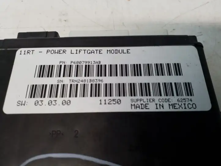 Chrysler Town and Country (2010 - 2016)  P68079913AB Блок управления крышки багажника