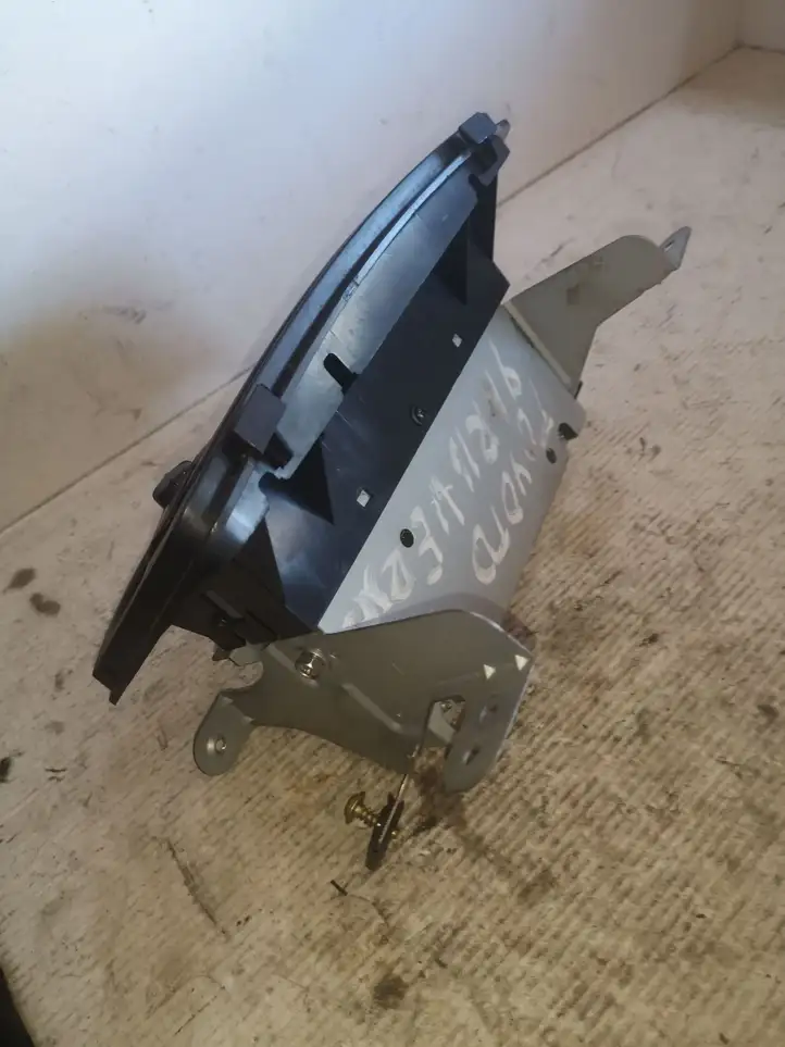 Toyota Yaris Verso (1999 - 2005) 8611052121 Включатель (включатели) управления бортового компьютера — фото 2