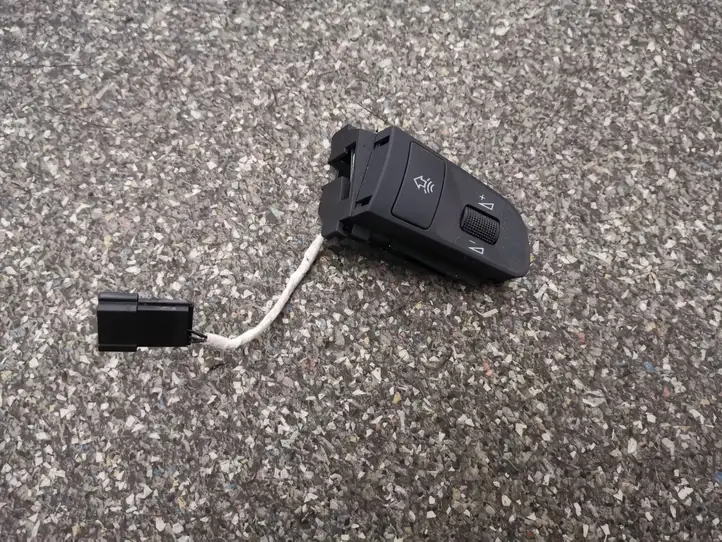 Audi A6 S6 C6 4F (2004 - 2008) 4F0951527A Кнопки на рулевом колесе — фото 1