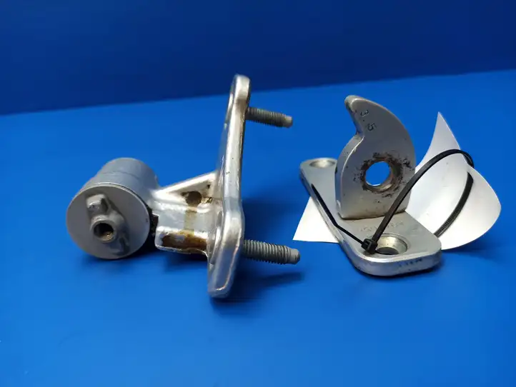 Mercedes-Benz E W212 (2009 - 2016) A047058 Нижняя петля задней двери — фото 4