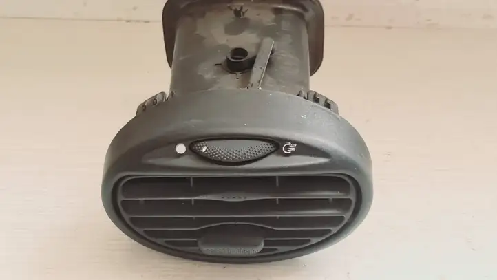 Ford Focus (1998 - 2004) 98AB19893BJW Боковой воздушный дефлектор — фото 1