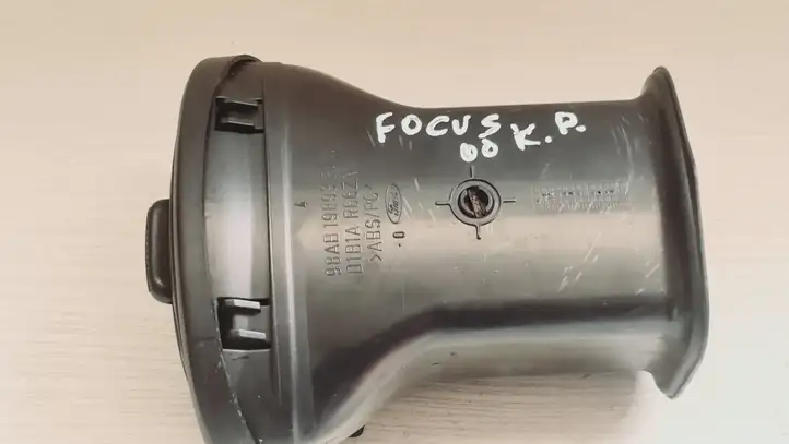 Ford Focus (1998 - 2004) 98AB19893BJW Боковой воздушный дефлектор — фото 3