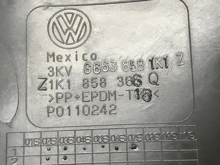 Volkswagen Golf VI (2009 - 2013) 1K1858366Q Нижняя отделка панели приборов — фото 3
