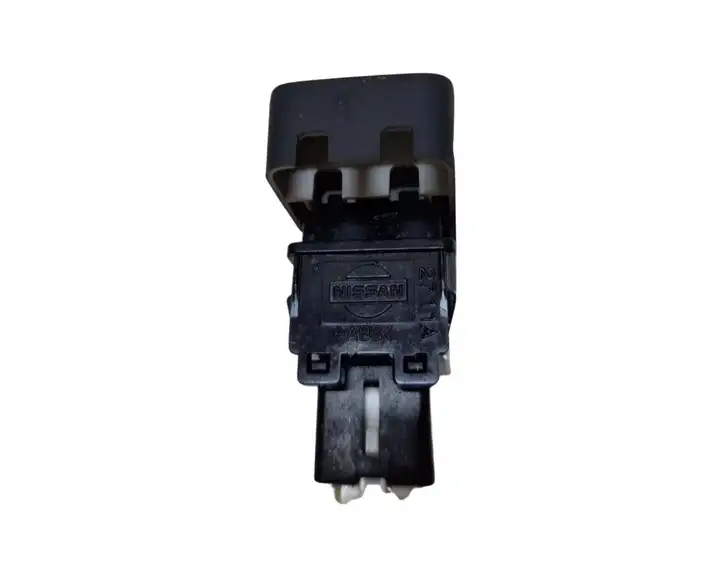 Nissan Leaf I (ZE0) (2010 - 2017) 63207 Включатель аварийных фонарей — фото 2