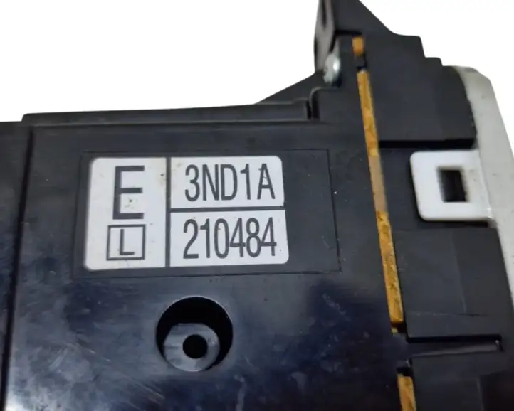 Nissan Leaf I (ZE0) (2010 - 2017) 3ND1A210484 Мултифункционный включатель управления / ручка — фото 8