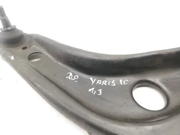 Toyota Yaris (2009 - 2012) Вилка подвески — фото 2