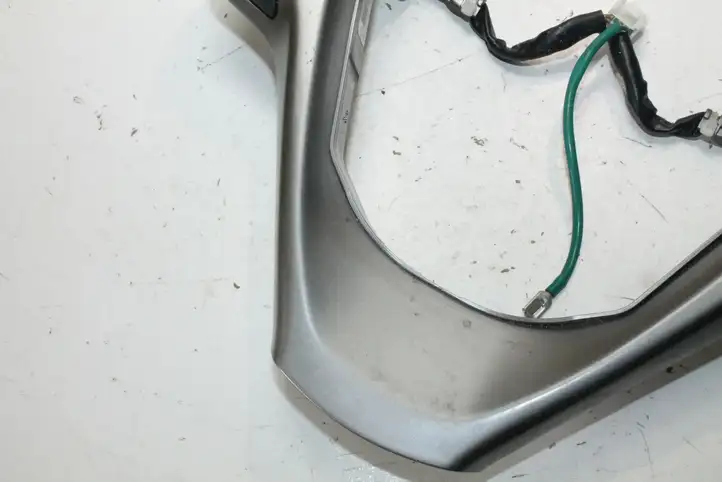 Toyota Avensis T270 (2009 - 2012) 4510005570 Кнопка фаркопа в багажнике — фото 4