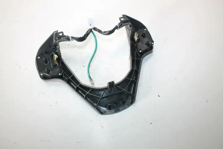 Toyota Avensis T270 (2009 - 2012) 4510005570 Кнопка фаркопа в багажнике — фото 7