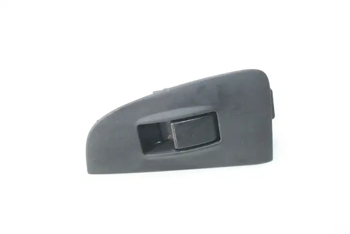 Toyota Avensis T250 (2006 - 2009) 7423205160 Кнопка фаркопа в багажнике — фото 1