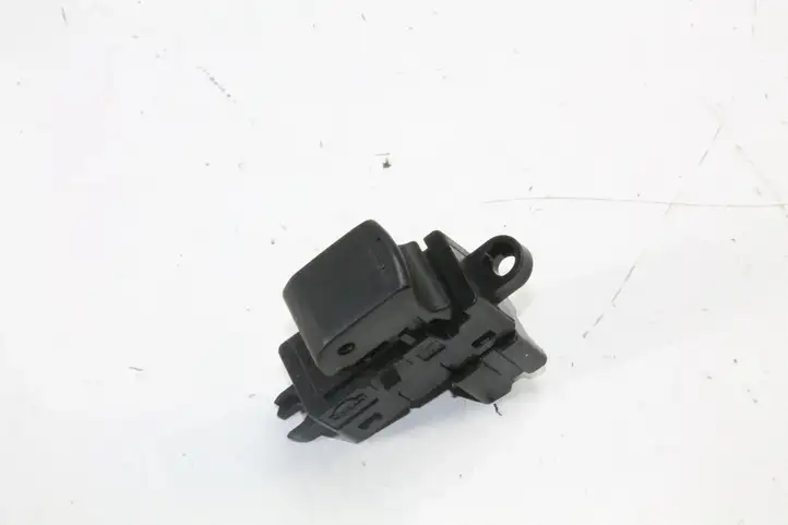 Nissan X-Trail T31 (2007 - 2014) 25411JG000 Кнопка фаркопа в багажнике — фото 2