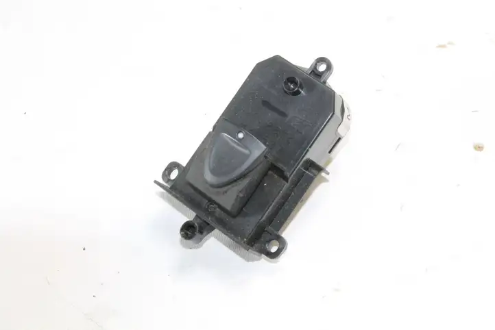 Honda Civic (2006 - 2011) NH608L Кнопка фаркопа в багажнике — фото 1