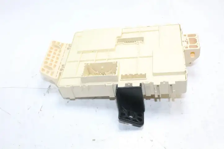 Kia Ceed (2012 - 2015) 91950A2040 Блок монтирования реле — фото 6