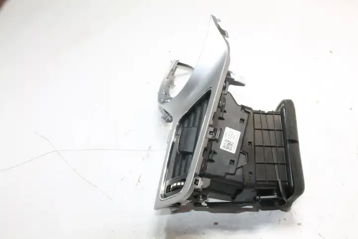 Kia Ceed (2012 - 2015) 97480A2900 Воздушная решетка панели — фото 3