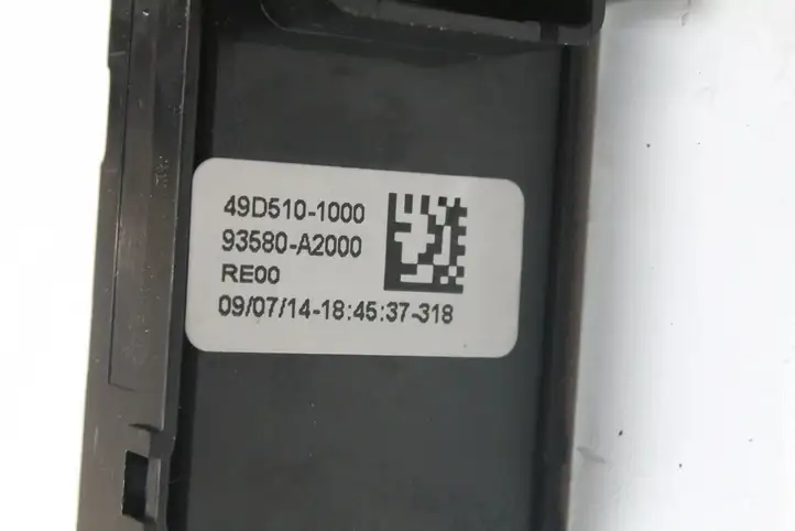 Kia Ceed (2012 - 2015) 93580A2000 Кнопка фаркопа в багажнике — фото 4
