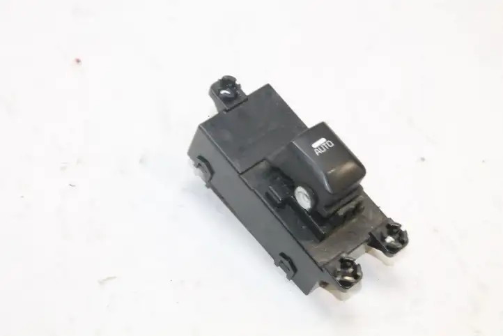 Kia Ceed (2012 - 2015) 93580A2000 Кнопка фаркопа в багажнике — фото 10